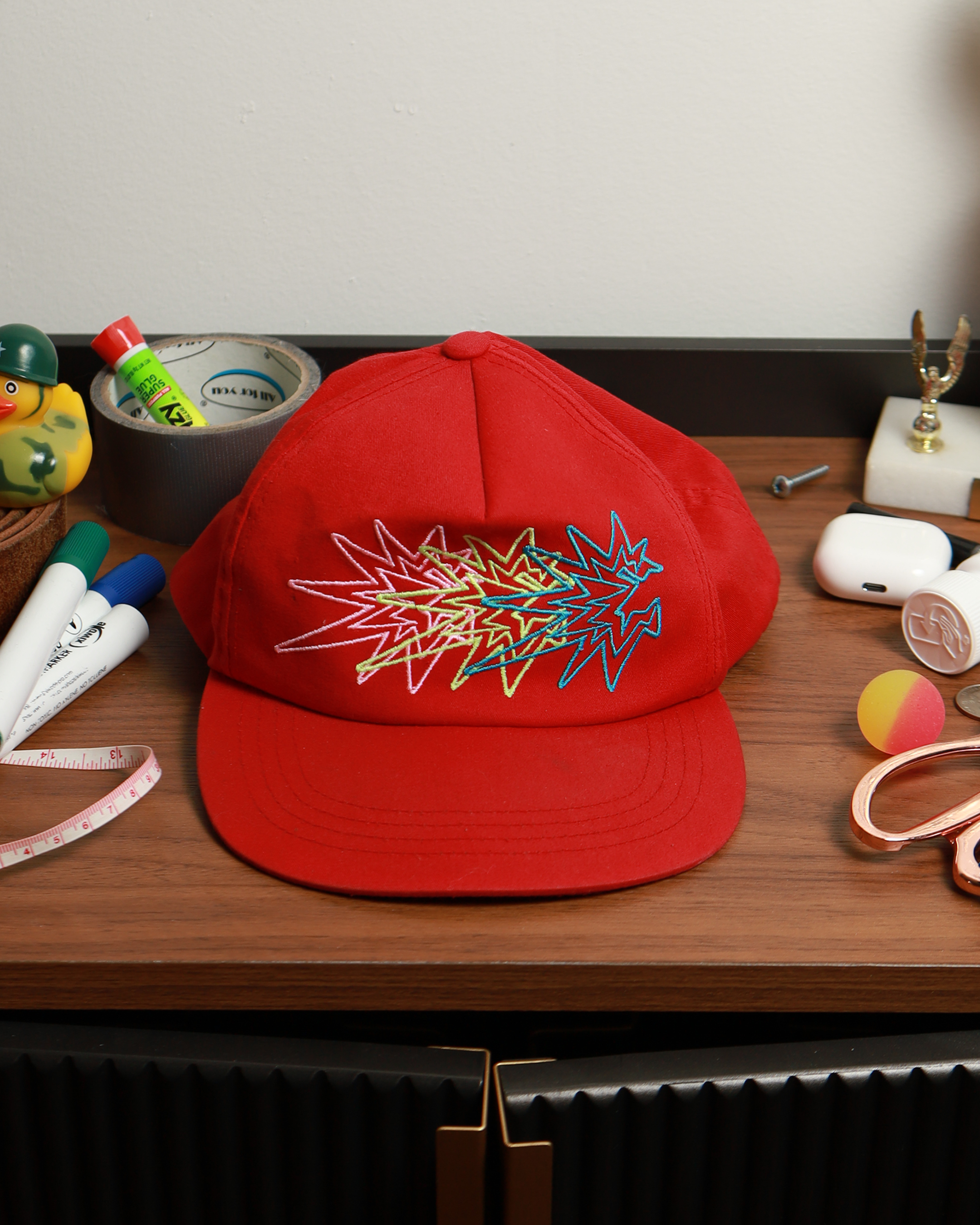 SPARK HAT - RED/MULTICOLOR